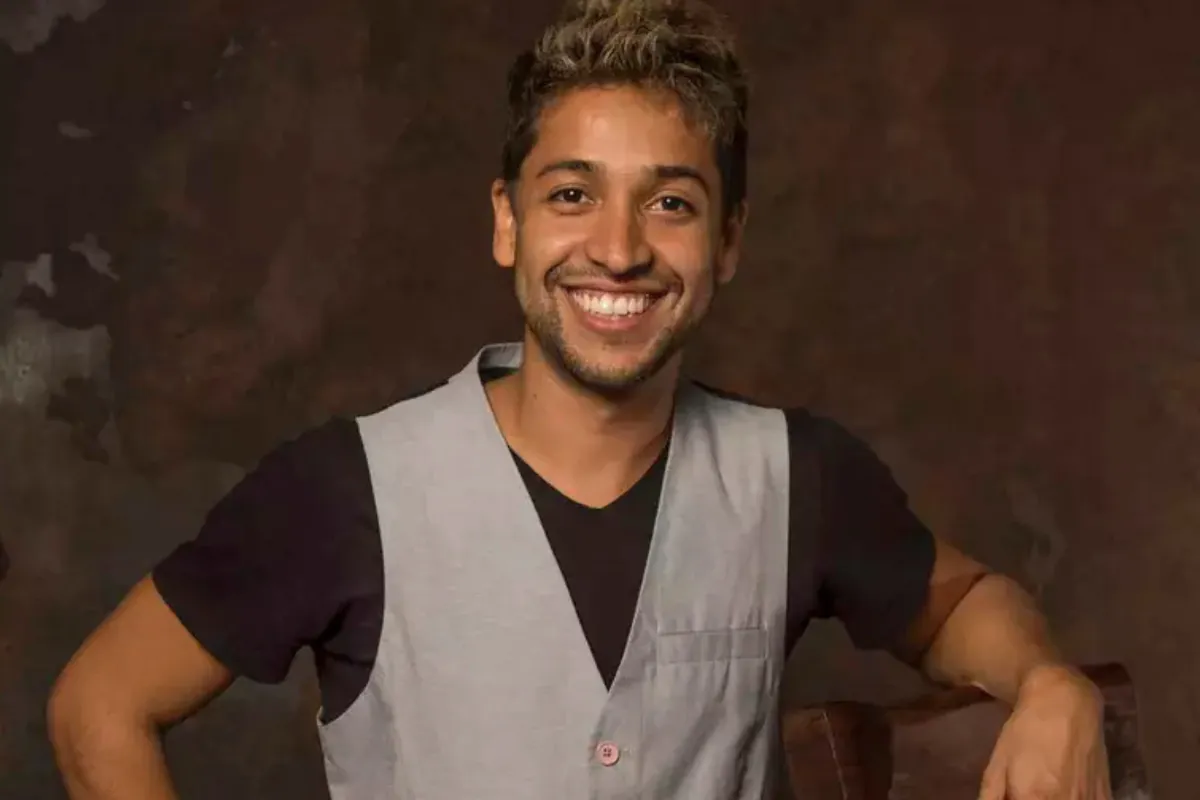 [ALT_TODO: Leandro Léo atuando - foto 2 de 4 - seção Atuação]