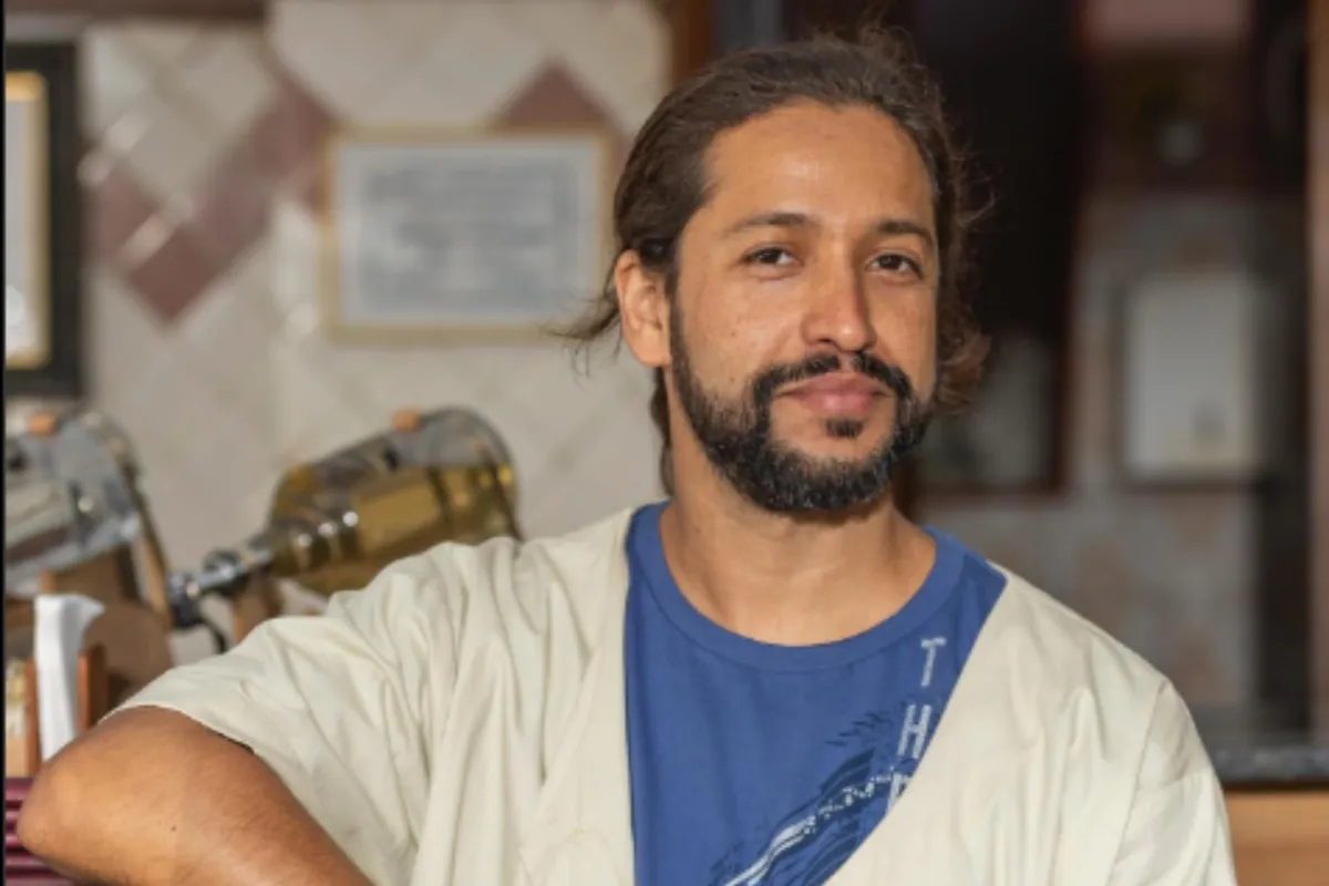 [ALT_TODO: Leandro Léo atuando - foto 4 de 4 - seção Atuação]