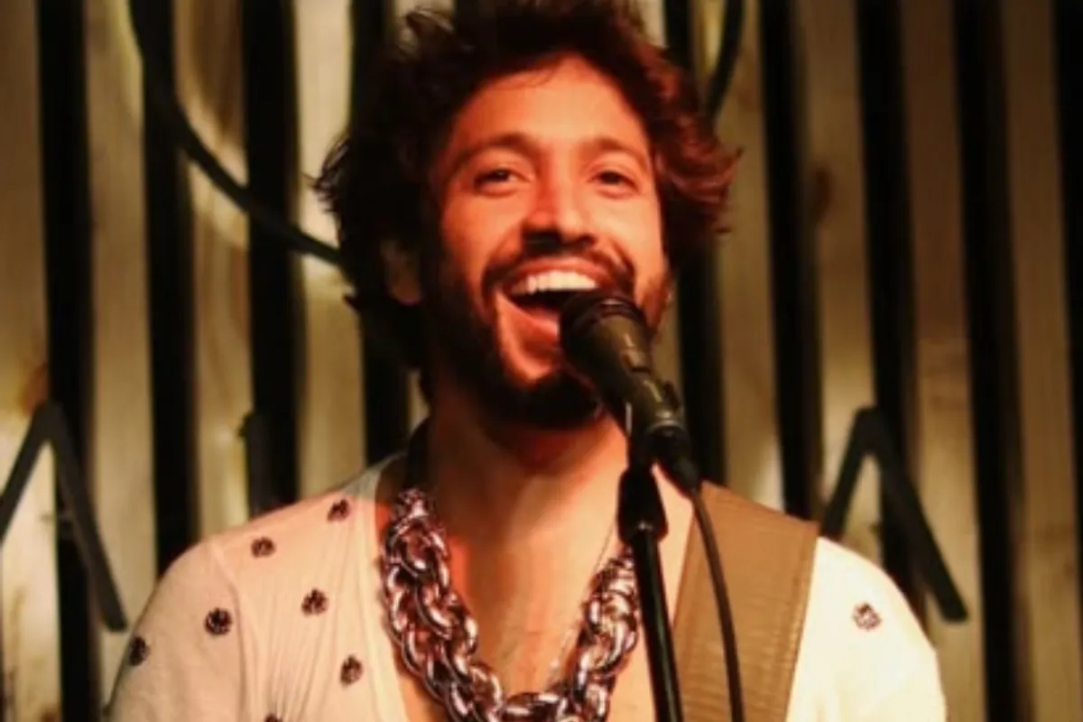 [ALT_TODO: Leandro Léo cantando - foto 4 de 4 - seção Canto]